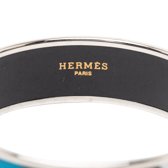 Pre-Loved Hermes Wide Capitales Enamel Bangle 65 - Picture 4 of 5